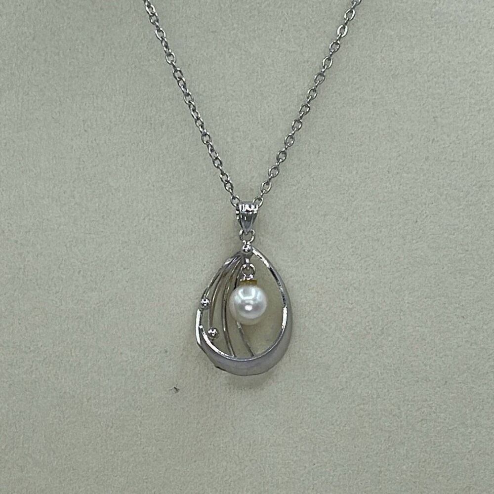 Silver pendant with dangle pearl. Stainless steel chain